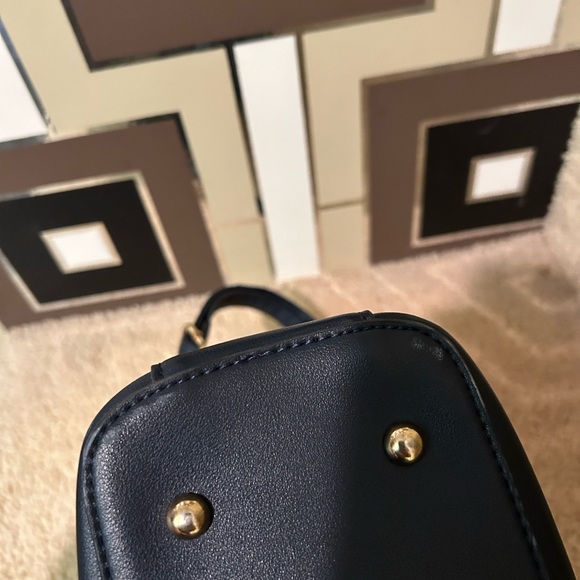 Navy bucket bag - Picture 6 of 7